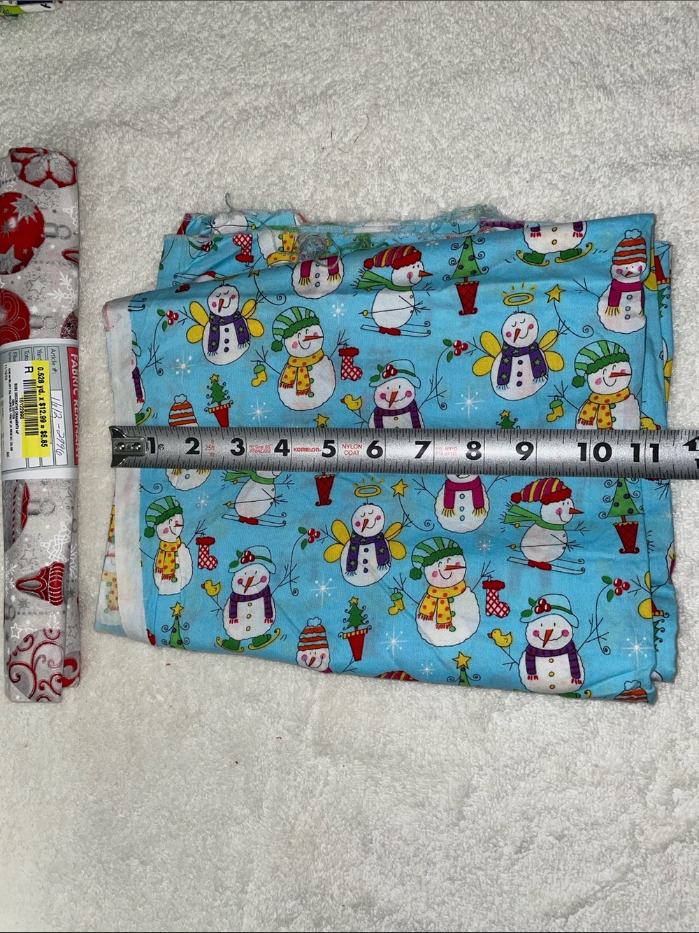 4-5 LB MIXED CHRISTMAS FABRIC BUNDLE • USABLE PIECES • CRAFT & SEWING D8 - Picture 3 of 10